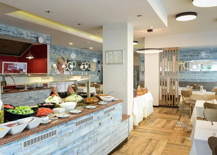 狮阳海滩酒店 4* 阳光海滩