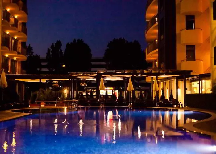 狮阳海滩酒店 4*