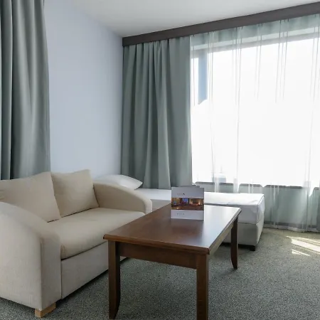 Lion Sunny ساني بيتش