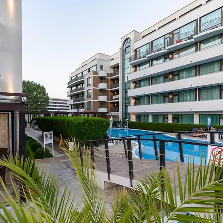 Lion Sunny Отель 4*