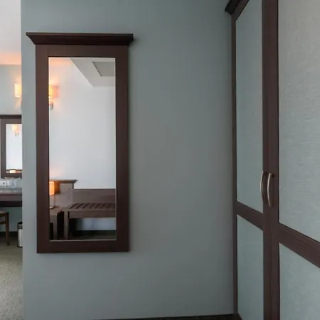 Lion Sunny Hotell 4*