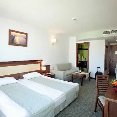 Lion Sunny Hotell Slăntjev Brjag